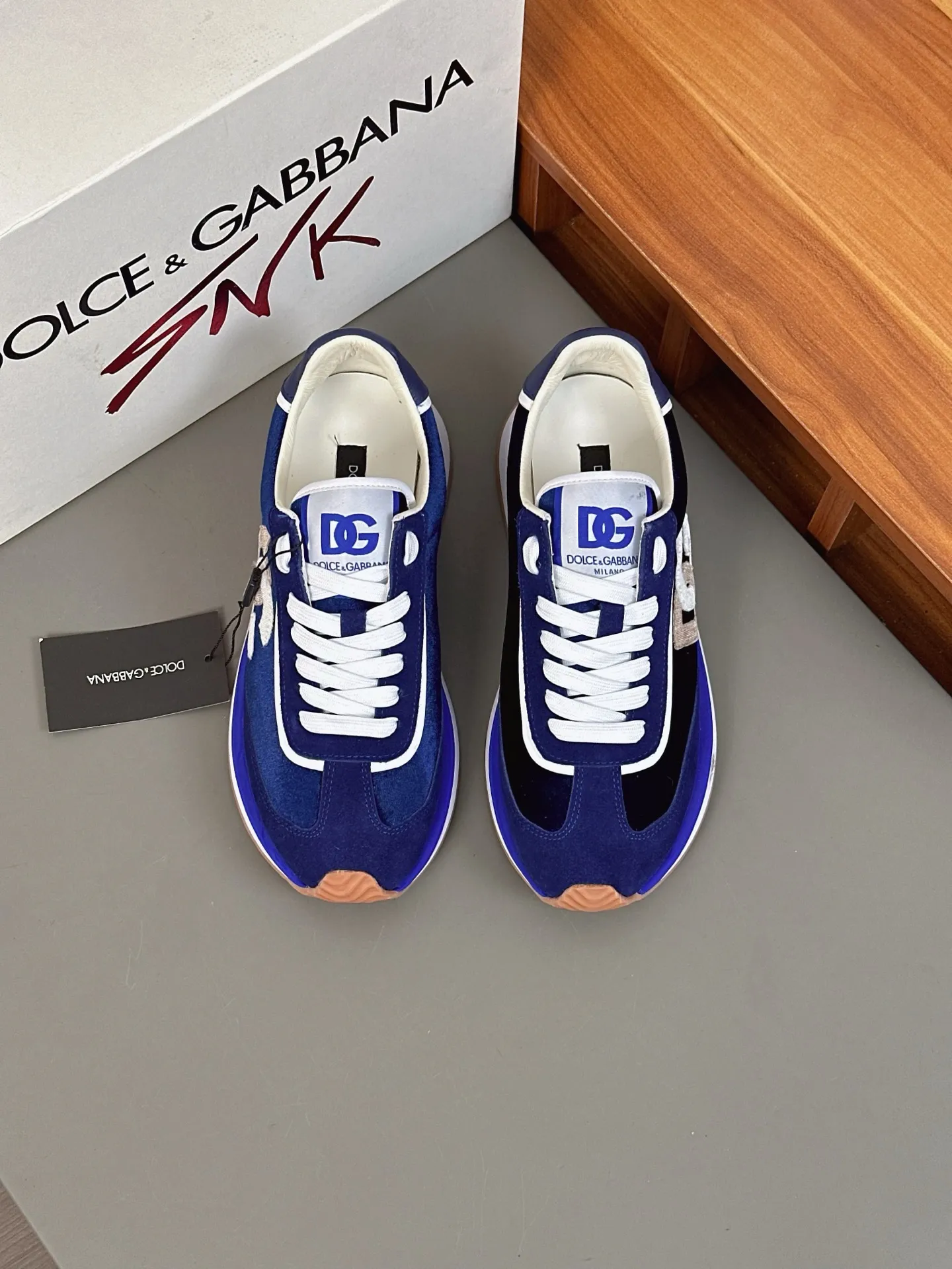 💰700••New arrivals••Dolce&Gabbana••DG✔️High-end men’s sports•casual shoes. Original goods from top counters. Original imported cowhide, multi-material splicing design ➕Imported cowhide lining, cowhide feet ➕Original T men's shoes 💰R elastic outsole.  Size: 39-44 (38, 45 customized)